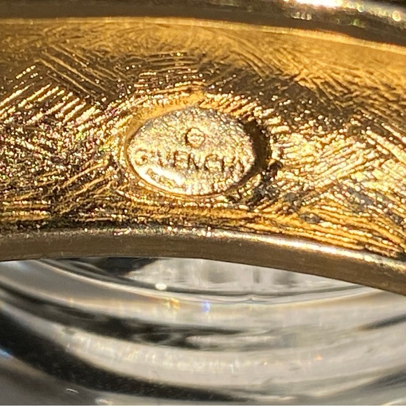 Vintage Givenchy Chunky Runway Gold Bangle Bracelet - Picture 4 of 15